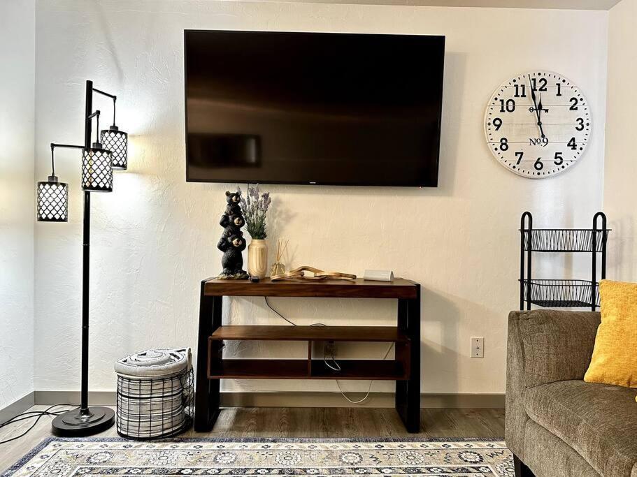Comfortable 2Br Apt Central Fairbanks Bagian luar foto