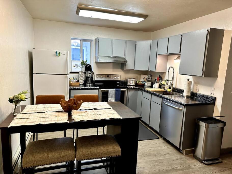 Comfortable 2Br Apt Central Fairbanks Bagian luar foto